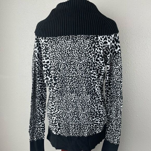 NWT Michael Kors Womens Black and White Animal Print Cowl Neck Sweater Size M - Picture 5 of 8